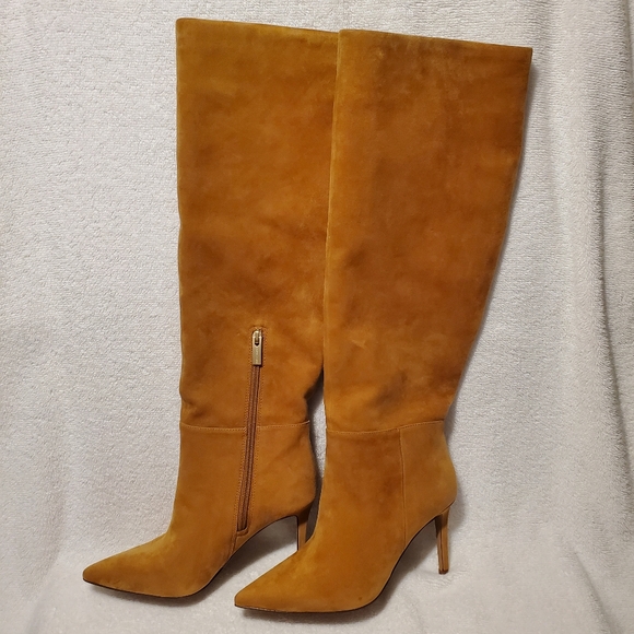 VINCE CAMUTO Kashleigh Pointed Toe Knee High Boot - Picture 10 of 15